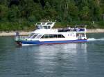 Passagierschiffe Sea-Life steuert mit einer Ausflugsgesellschaft den Hafen von Speyer an; 080902