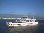 Passagier- und RoRo-Frachtschiffe (F�hren) Die Frisia V vor der Norderneyer Skyline.