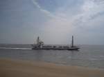 Sonstige Das Frachtschiff der Frisia (Frisia VII) auslaufend Norderney