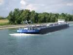 Tankschiffe EILTANK49 steuert Stromabw�rts zwischen den Schleusen Vogelgr�n u.
Breisach; 080901
