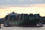 Am Abend des 17.10.10 kommt die CSCL Zeebrugge die Elbe runter in den Hamburger Hafen IMO-Nummer:9314234 Flagge:Hong Kong Lnge:337.0m Breite:46.0m Baujahr:2007 Bauwerft:Samsung Shipbuilding&Heavy Industries,Seoul Sdkorea.  