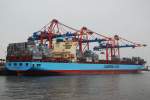 Die Maersk Tukang IMO-Nummer:9334686 Flagge:Singapur Lnge:332.0m Breite:43.0m Baujahr:2008 Bauwerft:Daewoo Shipbuilding&Marine Engineering,Geoje Sdkorea am 08.05.10 im Hamburger Hafen.