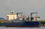 Die Maersk Nimes IMO-Nummer:9434931 Flagge:Hong Kong Länge:210.0m Breite:30.0m Baujahr:2009 Bauwerft:Hyundai Heavy Industries,Ulsan Südkorea auslaufend aus Hamburg vor Teufelsbrück am 14.05.17