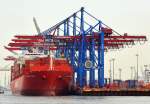 Santa Teresa, ein Container Frachtschiff der Reederei Hamburg Sd am Containerhafen in Hamburg beobachtet am 06.05.2013.