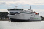 Die Scandlines Hybrid Ferry Berlin auf dem Weg von Rostock-berseehafen nach Gedser beim Auslaufen um 11:24 Uhr in Warnemnde.07.08.2016