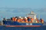 Die CMA CGM Onyx IMO-Nummer:9334143 Flagge:Singapur Lnge:261.0m Breite:32.0m Baujahr:2007 Bauwerft:Dalian Shipbuilding Industry,Dalian China passiert am 24.11.13 auslaufend aus Hamburg den