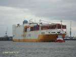 GRANDE AFRICA  (IMO 9130949) am 14.7.2011, Hamburg auslaufend, Hhe Docksland  Container + RoRo / BRZ 56.642, Tragf.