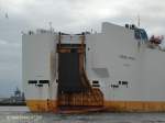 GRANDE AFRICA  (IMO 9130949) am 14.7.2011, Hamburg auslaufend, Hhe Docksland  Container + RoRo / BRZ 56.642, Tragf.