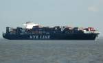 Das Containerschiff  NYK VIRGO  (IMO: 9312810)  auf der Elbe auslaufend. Technische Daten: Baujahr 2007, Länge 338,17 m, Breite 45,60 m,  Tiefgang 14,52 m,  fasst 8100 Container und ist 25 Knoten schnell. Gesehen am 04.04.2011 bei Brunsbüttel.