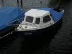 Klein aber Fein.Fr den kleinen Geldbeutel ein kleines Motorboot im Lauterbacher Hafen.
