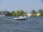 Schwerin vom Franzosenweg aus konnte ich aus dem Burgsee das Motorboot  Vrut  fotografieren [23.04.2011]