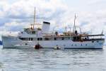 Yacht  CALISTO  ankert am 23.Mai 2010 in der thailndischen Phang Nga Bay vor  Chicken Island .