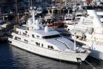 Die Faribana V am 28.10.2013 im Yachthafen von Monte Carlo. Sie ist 54m lang und 10m breit.