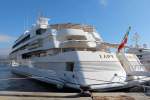 Die Lady Moura am 28.10.2013 im Hafen von Monte Carlo. Sie ist 105m lang und 18m breit.
