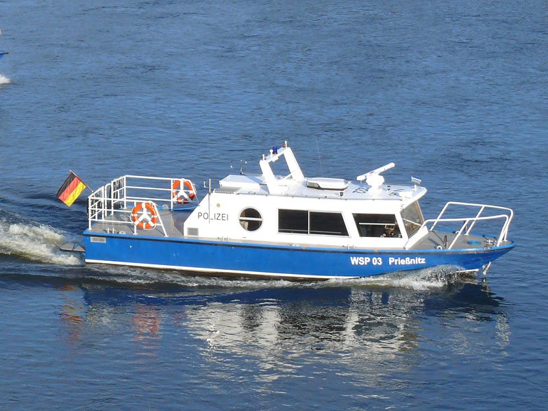 Wasserschutzpolizei Boot WSP 03 Prienitz zum Polizeieinsatz in Dresden am 13. Februar 2009
