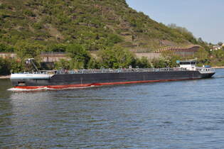 Tankmotorschiff IMOLA, ENI 02332232, Flagge NED, rheinabwrts bei Andernach am 30.04.2025.