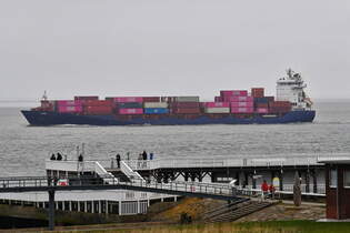 ELBSKY , Feederschiff , IMO 9412531 , Baujahr 2011 , 157.71 x 23.2 m , 1025 TEU ,  Cuxhaven - Alte Liebe , 10.04.2025 ,