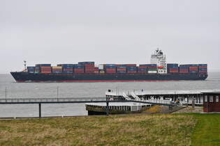 GSL SUSAN , Containerschiff , IMO 9349617 , Baujahr 2008 , 260 x 32.23 m , 4363 TEU , Cuxhaven - Alte Liebe , 10.04.2025 ,