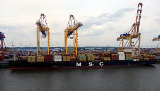 Das 281m lange Containerschiff MSC KATYA R.