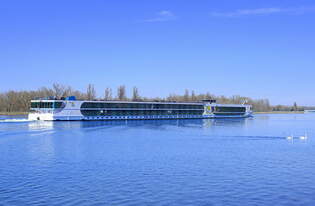 KFGS Alisia, rheinabwrts nach Breisach, Heckansicht, Mrz 2025