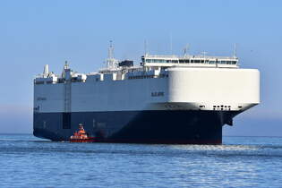 BLUE ASPIRE , Fahrzeugtransporter , IMO 9968607 , Baujahr 2024 , 200 x 38 m , 12.04.2025 , Cuxhaven - Alte Liebe , 