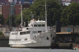 Fahrgastschiff (Seebderschiff) SEUTE DEERN; Aufnahmeort: Elbe/Hafen Hamburg, Deutschland; Datum: 11.07.2025; Info: ehemaliges Seebderschiff (IMO 5321124) BRT 825 / La 63,91 m, B
