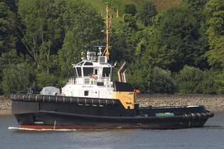 Schlepper MICHEL; Eigner/Betreiber: P&A; Aufnahmeort: Elbe/Hafen Hamburg, Deutschland; Datum: 19.07.2025; Info: (IMO 9689081) Doppelhllen-Assistenz-Schlepper / Typ: Damen ASD 2913 / La