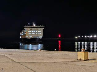 Das im Jahr 2005 gebaute DFDS-Fhrschiff COTE DES FLANDRES (IMO: 9305843) kommt Mitte Juli 2025 im Hafen von Calais an.