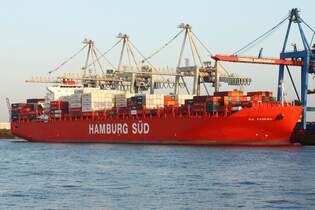 Frachtschiff RIO MADEIRA; Eigner/Betreiber: Hamburg Sd; Aufnahmeort: Elbe/Hafen Hamburg, Deutschland; Datum: 11.04.2011; Info  (IMO 9348106) La 286,5 m, B 40 m, Tg 12,5 m / 1 Diesel,
