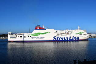 MECKLENBURG-VORPOMMERN , Passenger/Ro-Ro Cargo Schiff , IMO 9131797 , Baujahr 1996 , 199,95 x 28,9 m ,  Rostock-Warnemnde , 11.09.2025
