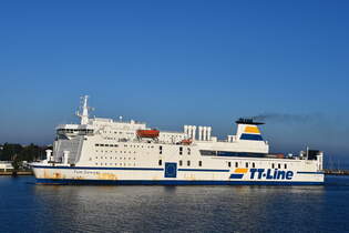 TOM SAWYER , PassagierRo-Ro Cargo Ship , IMO 8703232 , Baujahr 1989 , 176 x 26 m , 11.09.2025 , Rostock-Warnemnde , 