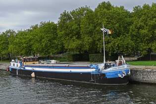 L'HERMIN VAGABONDE, GMS; Rest Unbekannt, vertut am Ufer, aufgenommen bei einer Schifffahrt auf dem Albertkanal 