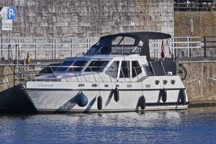 JACHT CHAMAM, lag an der Kaimauer fr boote im Hafen von Maastricht.