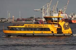 Hadag Hafenfhre ALTENWERDER; Eigner/Betreiber: Hadag; Aufnahmeort: Elbe/Hafen Hamburg, Deutschland; Datum: 28.07.2025; Info: (ENI 05116370) Einmann-Fhrschiff Typ 2000 / La 29,97 m, B
