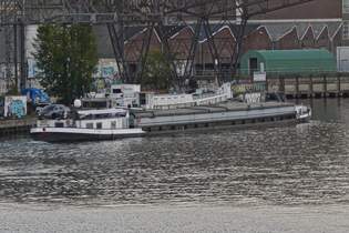 MONIQUE; GMS; 06004035; BJ 1961; L 72 m; B 8,20 m; 990 t; hat vor kurzem die Bunkerstation im Hafen von Maastricht verlassen.