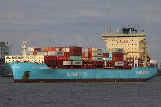 Containerfrachtschiff LAURA MAERSK; (IMO 9944546); Eigner/Betreiber: Maersk; Datum: 08.08.2025; Aufnahmeort: Elbe/Hafen Hamburg, Deutschland.