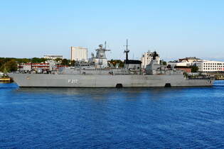 Bayern (F 217) , Fregatte , Baujahr 1996 , 139 x 16,7m , Rostock-Warnemnde , 12.09.2025 ,