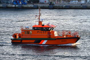 BERGEN , Lotsenboot , 17,20 x 5,30 m , MMSI 211224430 , 12.09.2025 , Rostock-Warnemnde , 