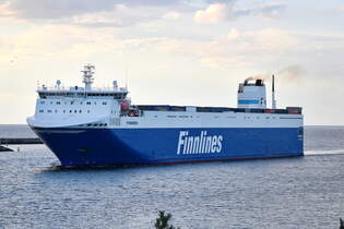 FINNSEA , Ro-Ro Cargo Schiff , IMO  9468891 , Baujahr 2011 , 218 x 27 m , Rostock-Warnemnde , 12.09.2025 ,