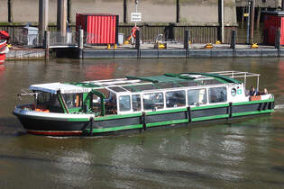 Hafenbarkasse GNTER EHLERS (MMSI 211349010); Eigner/Betreiber: Ehlers; Datum: 10.06.2015; Aufnahmeort: Elbe/Hafen Hamburg, Deutschland.