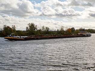 ANNA GERHARD; GMS; ENI: 04700360; 1909 als Schlepper gebaut; Bau Werft: Bodewes in Lobith; L 105 m; B 10,04 m; 2063 t, 1958 umgebaut als Gtermotorschiff; EX Namen: Frohsinn / Rhein Main / Anna