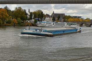 BARAKA; GMS; ENI 06002702; BJ 1997; L 83 m; B 9,50 m; 1702 t ; Bau Werft Titowerft in Belgrado; Eigner: L.Caron in CHARLEROI (B); aufgenommen auf der Maas zu Berg in Maastricht.