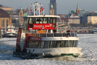 Hadag Hafenfhre HAFENCITY (ENI 05116730); Eigner/Betreiber: Hadag; Datum: 06.02.2012; Aufnahmeort: Elbe/Hafen Hamburg, Deutschland.