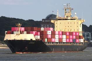Containerfrachtschiff LORRAINE (IMO 9311763); Datum: 15.08.2025; Aufnahmeort: Elbe/Hafen Hamburg, Deutschland.