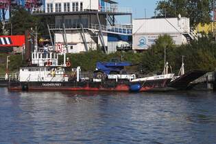 Arbeitsschiff LENI TF2 (ENI 04306490); Eigner/Betreiber: Taucher Frey; Datum: 24.09.2025; Aufnahmeort: Elbe/Hafen Hamburg, Deutschland.