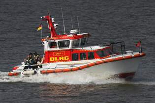 Wasser- und Seenotretter  GREIF 1 (MMSI211397800); Eigner/Betreiber: DLRG; Datum: 30.08.2025; Aufnahmeort: Elbe/Hafen Hamburg, Deutschland.
