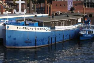 FLUSSSCHIFFERKIRCHE; Eigner/Betreiber: Flussschiffergemeinde; Datum: 13.08.2025; Aufnahmeort: Elbe/Hafen Hamburg, Deutschland.