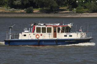 Mess- unf Peilschiff DEEPENSCHRIEWER I (ENI 04801110); Eigner/Betreiber: HPA; Datum: 15.08.2025; Aufnahmeort: Elbe/Hafen Hamburg, Deutschland.