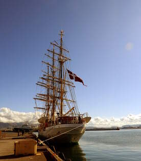 Das 65m lange Marineschulschiff DANMARK (IMO 5086279) am 31.05.25 in Reykjavik.