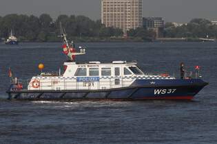 Polizeischiff WS37 (ENI 04810170); Eigner/Betreiber: Polizei  Hamburg; Datum: 13.08.2025; Aufnahmeort: Elbe/Hafen Hamburg, Deutschland.